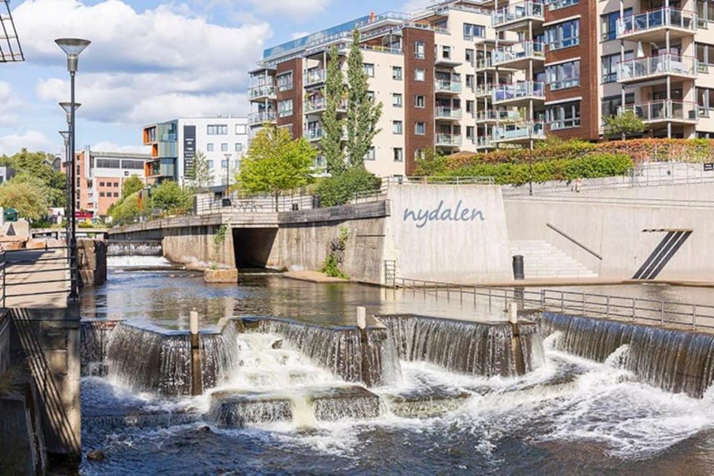 Nydalen/Storo- Ved T-Banestasjon Apartment Oslo Exterior foto